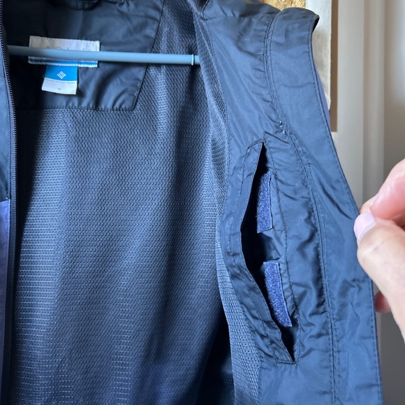 Columbia Women's Jacket with Hood - Picture 8 of 9